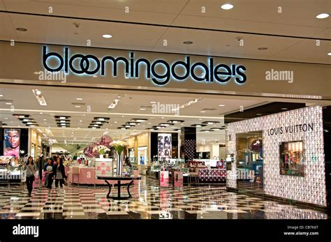 bloomingdale outlet online
